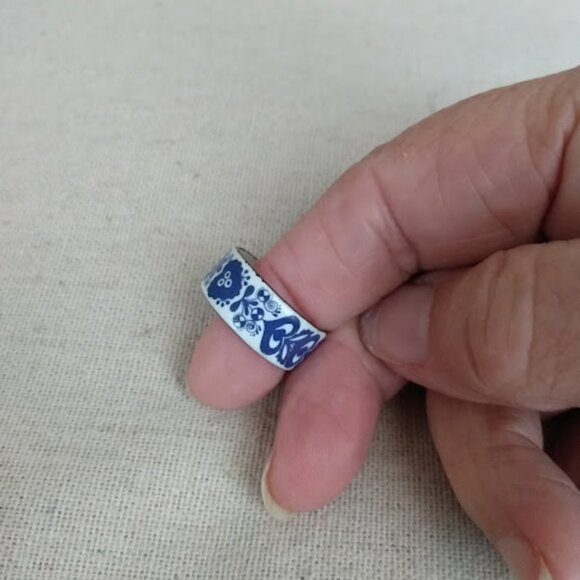 Delft: Blue and white ring. - Picture 5 of 6